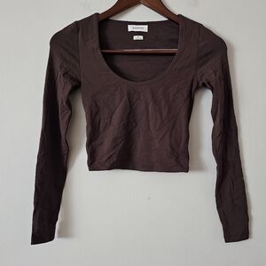 Aritzia Babaton long sleeve shirt